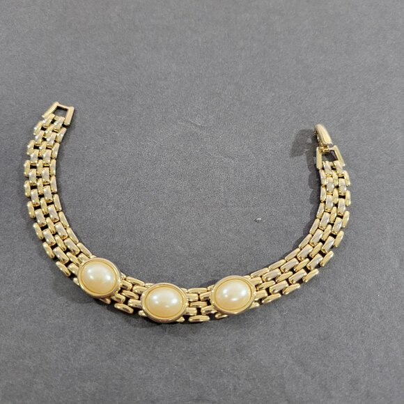 Vintage Gold Tone Faux Pearl Link Bracelet Oval 7" Classic Minimalist Old Money - Picture 1 of 3